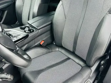 PEUGEOT 3008 2022 1.2i E6 Garantie 12 Luni Rate Avans 0  Doa