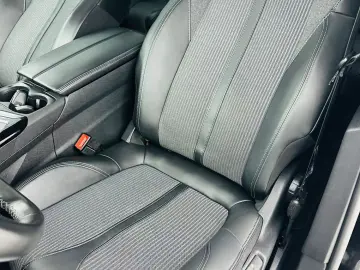 PEUGEOT 3008 2022 1.2i E6 Garantie 12 Luni Rate Avans 0  Doa