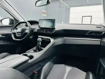 PEUGEOT 3008 2022 1.2i E6 Garantie 12 Luni Rate Avans 0  Doa