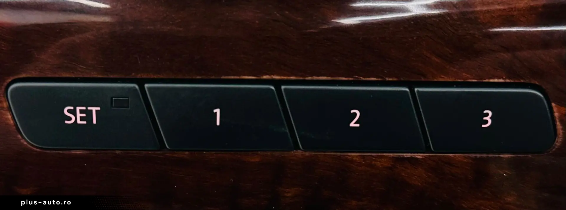 VOLKSWAGEN TOUAREG 2012 3.0D 4x4 E5 Garantie 12 Luni Rate AV