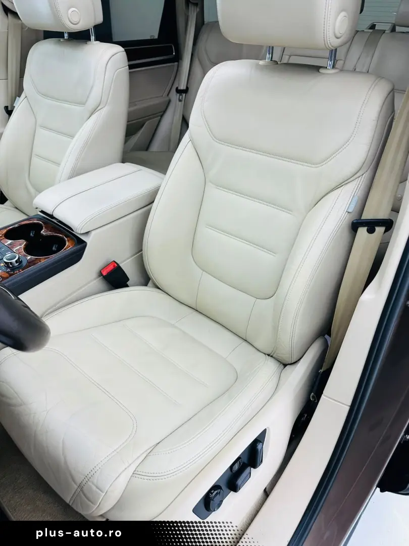 VOLKSWAGEN TOUAREG 2012 3.0D 4x4 E5 Garantie 12 Luni Rate AV