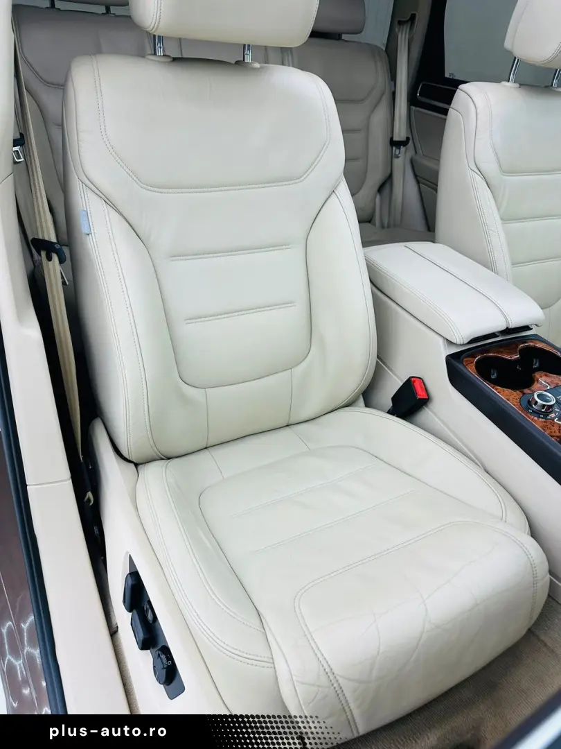 VOLKSWAGEN TOUAREG 2012 3.0D 4x4 E5 Garantie 12 Luni Rate AV