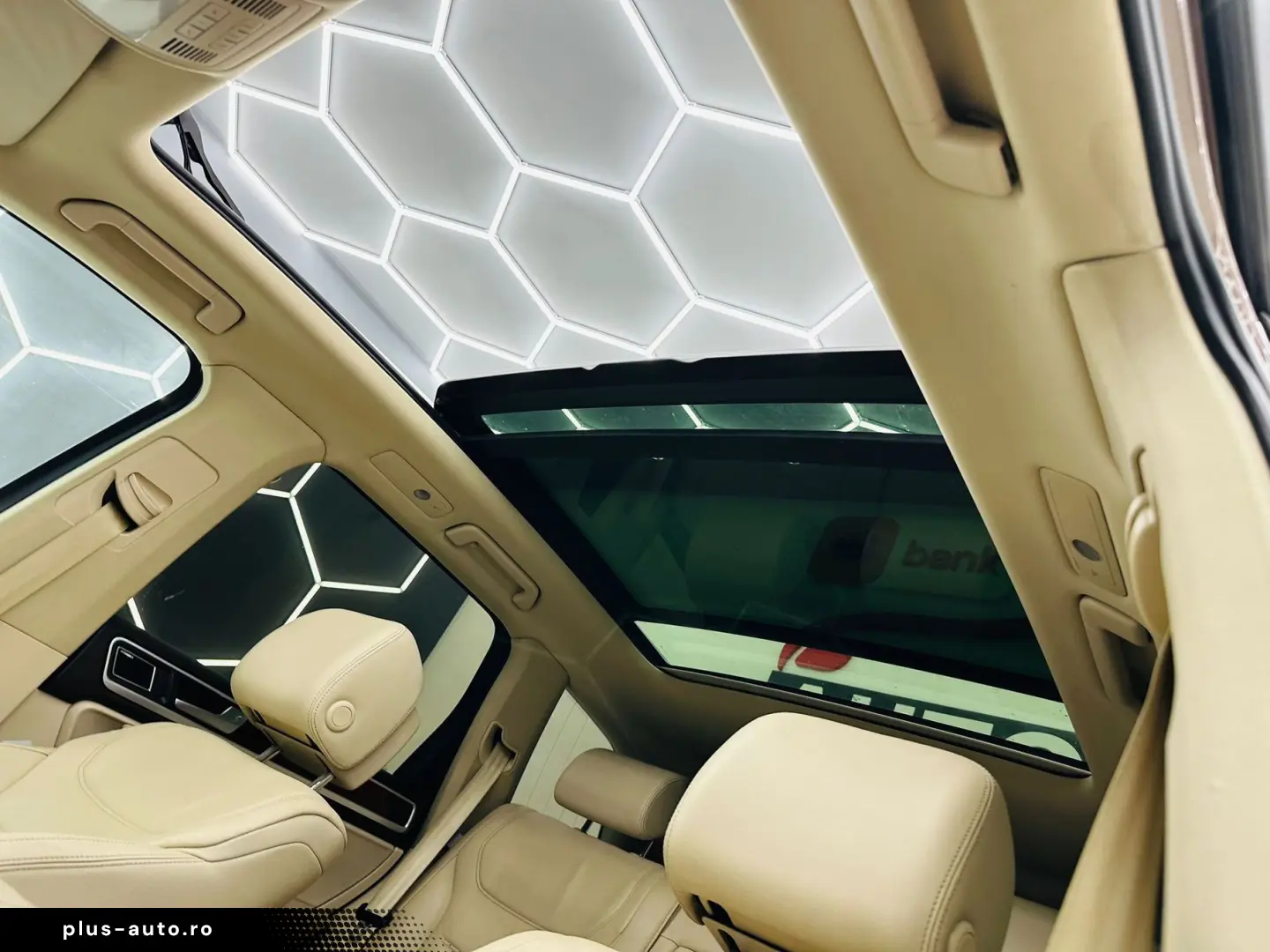 VOLKSWAGEN TOUAREG 2012 3.0D 4x4 E5 Garantie 12 Luni Rate AV