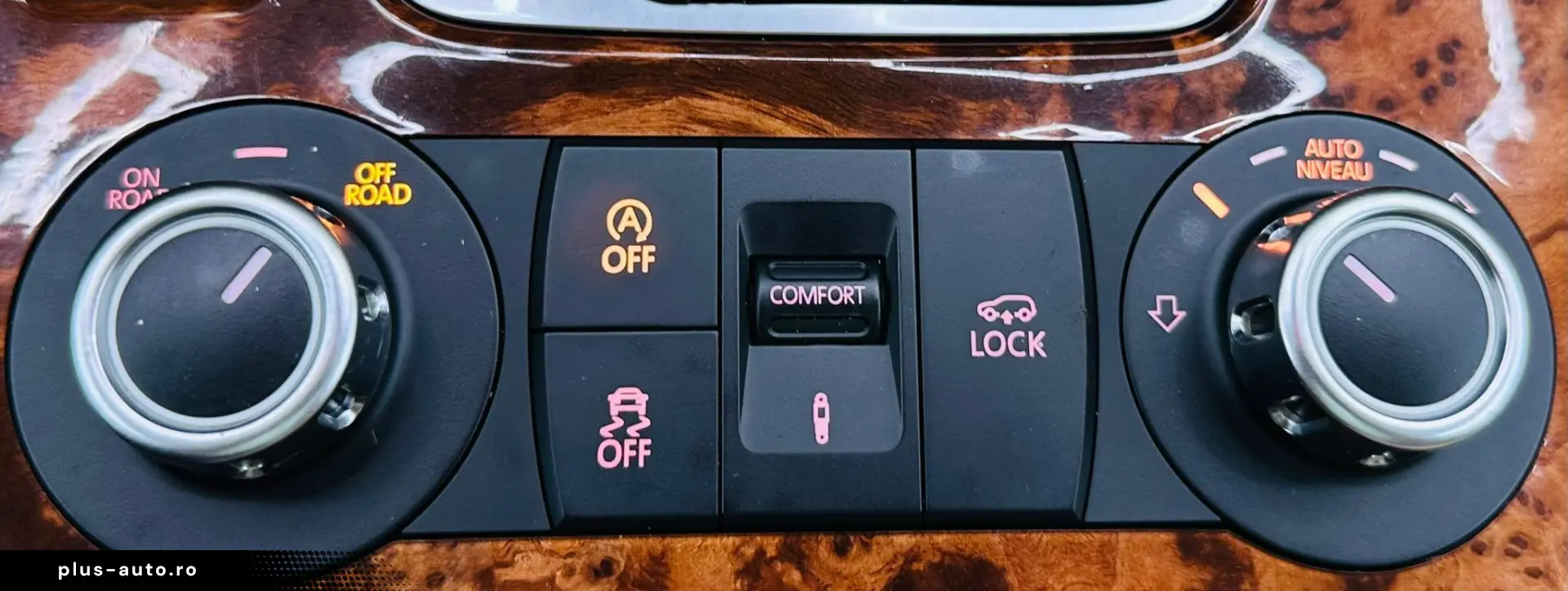 VOLKSWAGEN TOUAREG 2012 3.0D 4x4 E5 Garantie 12 Luni Rate AV