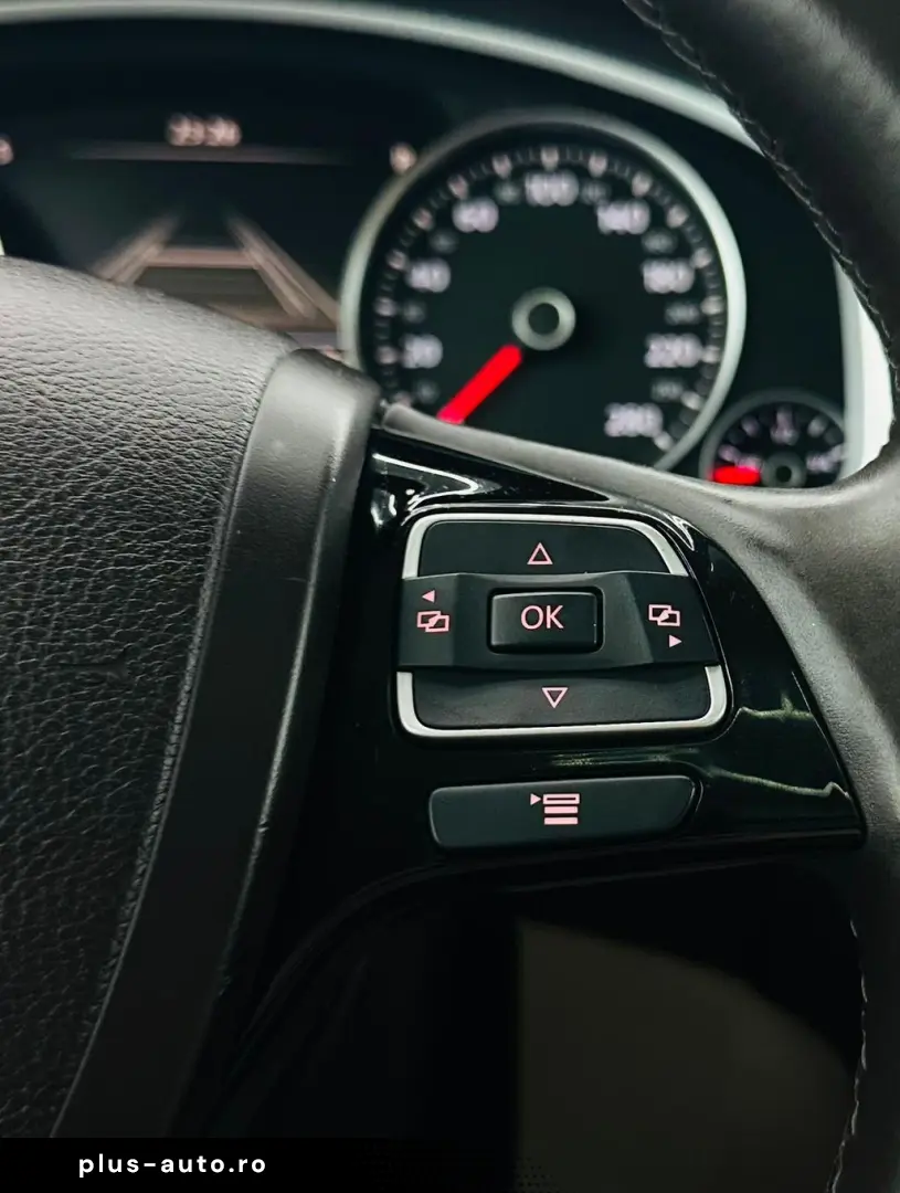 VOLKSWAGEN TOUAREG 2012 3.0D 4x4 E5 Garantie 12 Luni Rate AV