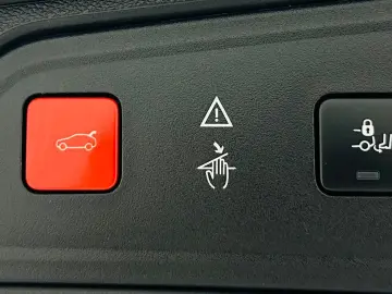 PEUGEOT 3008 2018 1.2i E6  Garantie 12 Luni Rate AVans 0 Dao