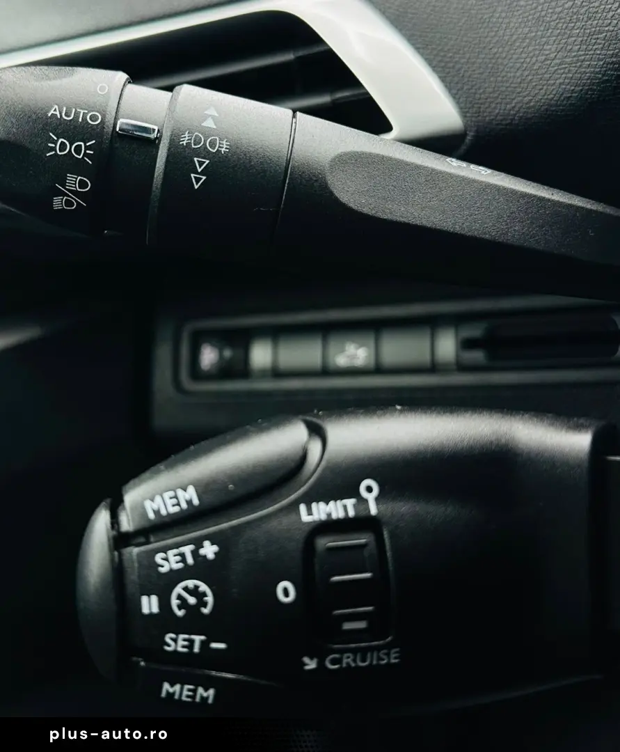 PEUGEOT 3008 2018 1.2i E6  Garantie 12 Luni Rate AVans 0 Dao