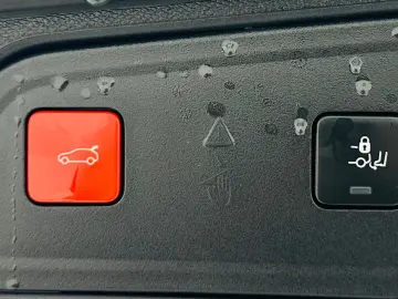 PEUGEOT 3008 2021 1.6i HYBRID E6 Garantie 12 Luni Rate Avans