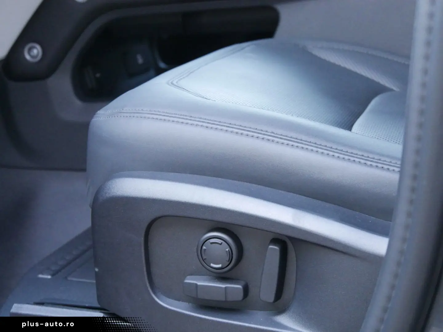 LAND ROVER Defender 110 X-Dynamic SE HeadUpPano