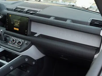 LAND ROVER Defender 90 D200 AWD S  Panorama Head up Display