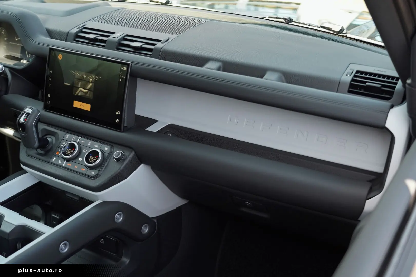 LAND ROVER Defender 90 D200 AWD S  Panorama Head up Display