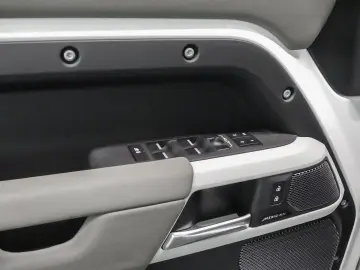 LAND ROVER Defender 110 X-Dynamic SE D200 Mild-Hybrid EU6d