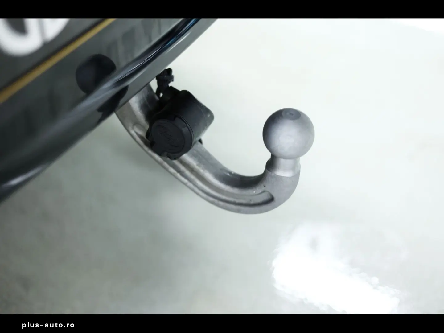 LAND ROVER Defender 110 P425 X AWD XPEL MAT BLACK PACK AHK