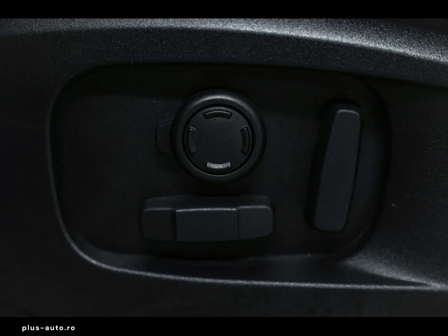 LAND ROVER Defender 110 P425 X AWD XPEL MAT BLACK PACK AHK