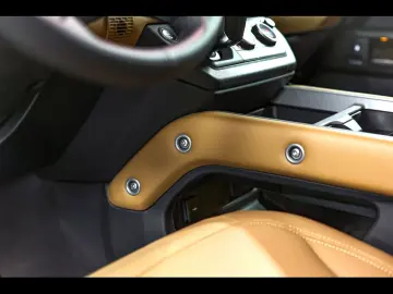 LAND ROVER Defender 110 P425 X AWD XPEL MAT BLACK PACK AHK