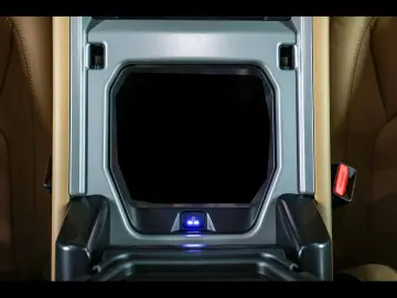 LAND ROVER Defender 110 P425 X AWD XPEL MAT BLACK PACK AHK