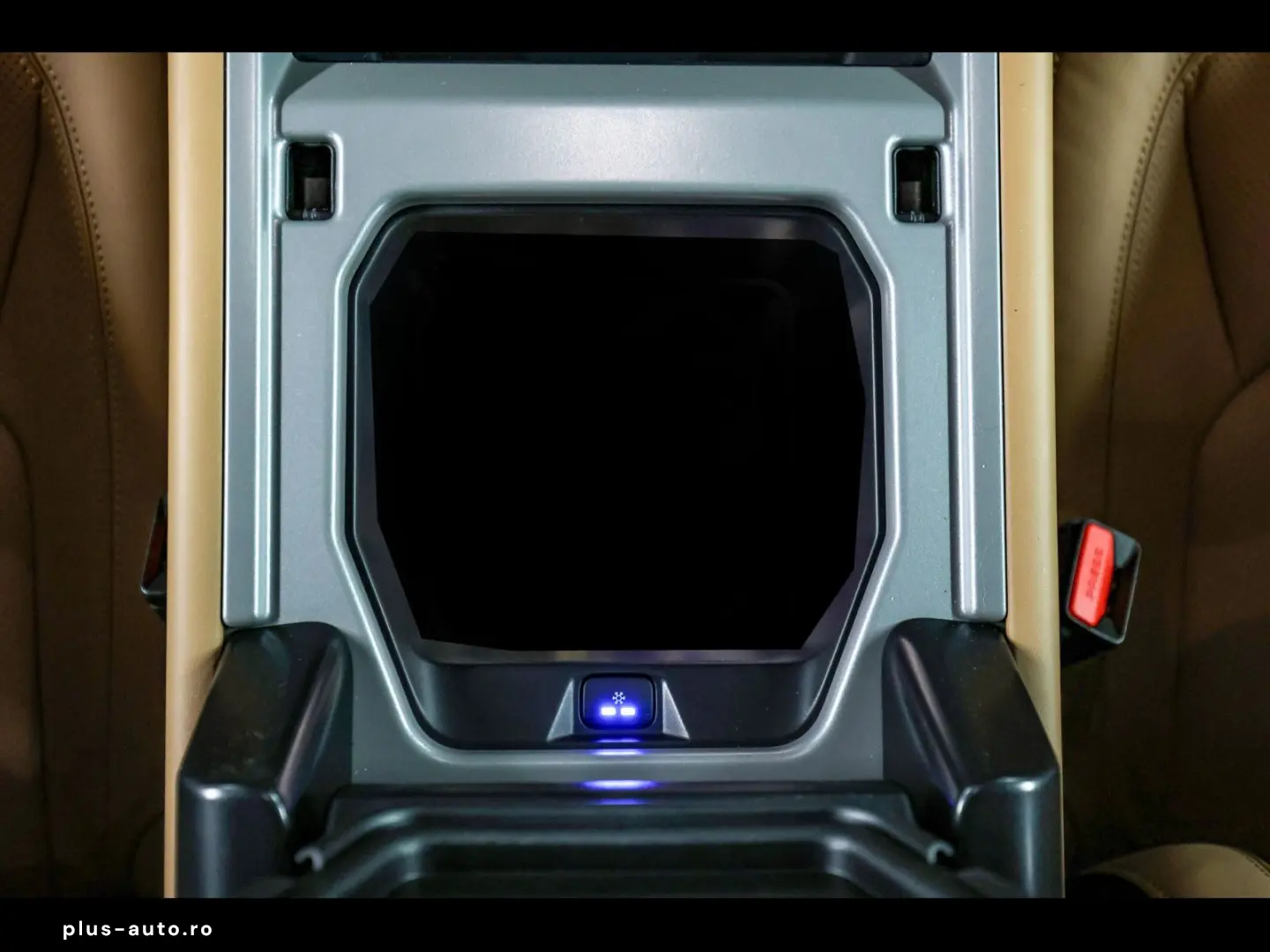 LAND ROVER Defender 110 P425 X AWD XPEL MAT BLACK PACK AHK