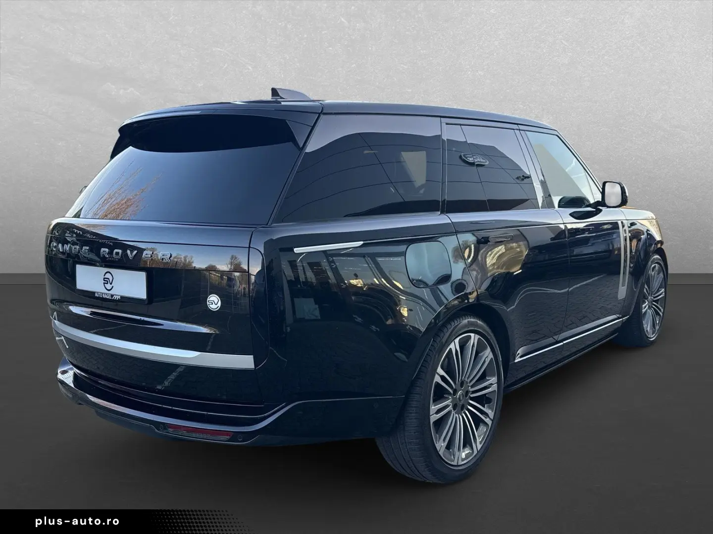 LAND ROVER Range Rover SWB 4.4 Benzin P530 SV
