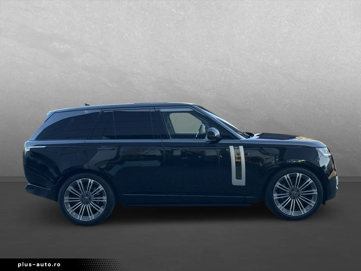 LAND ROVER Range Rover SWB 4.4 Benzin P530 SV