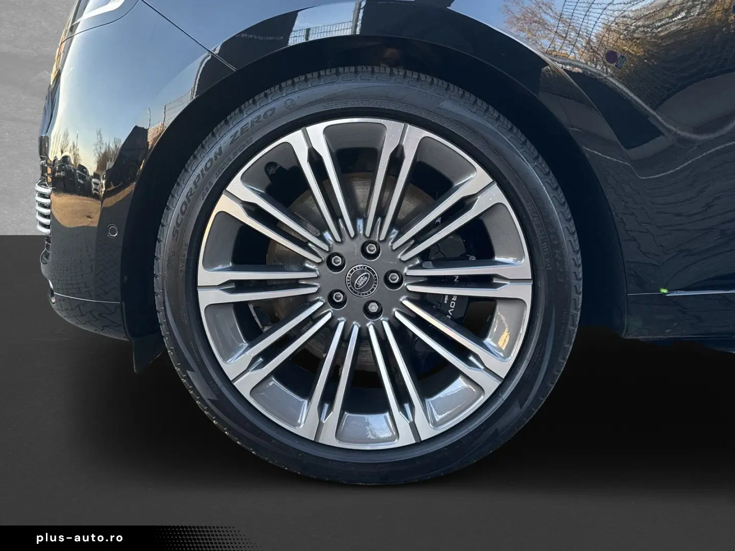 LAND ROVER Range Rover SWB 4.4 Benzin P530 SV