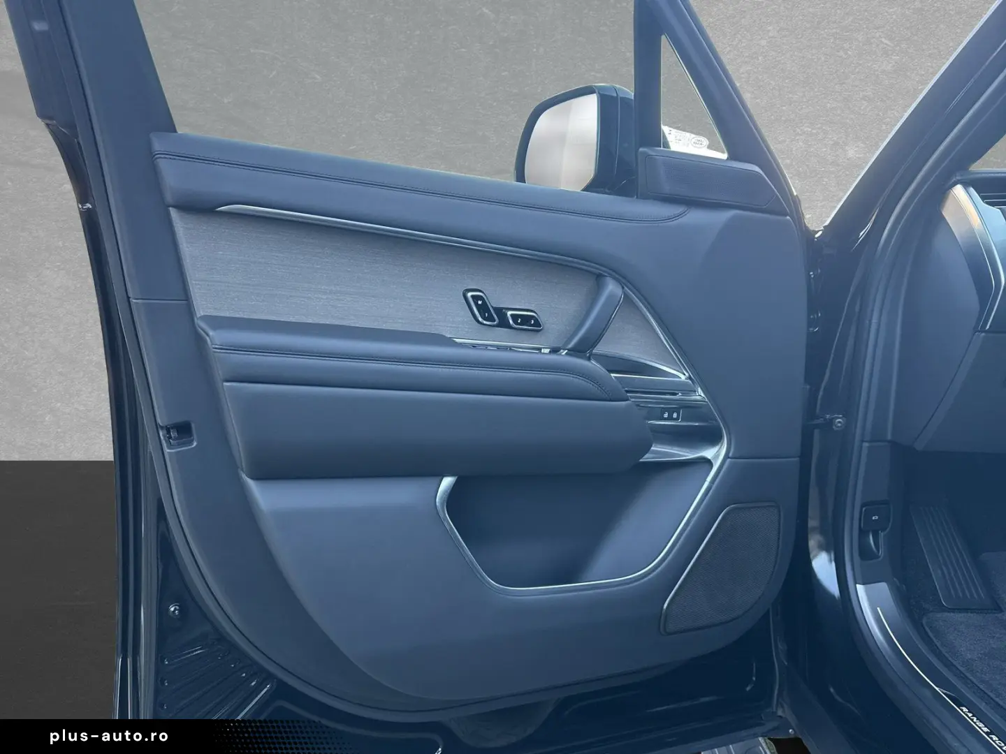 LAND ROVER Range Rover SWB 4.4 Benzin P530 SV