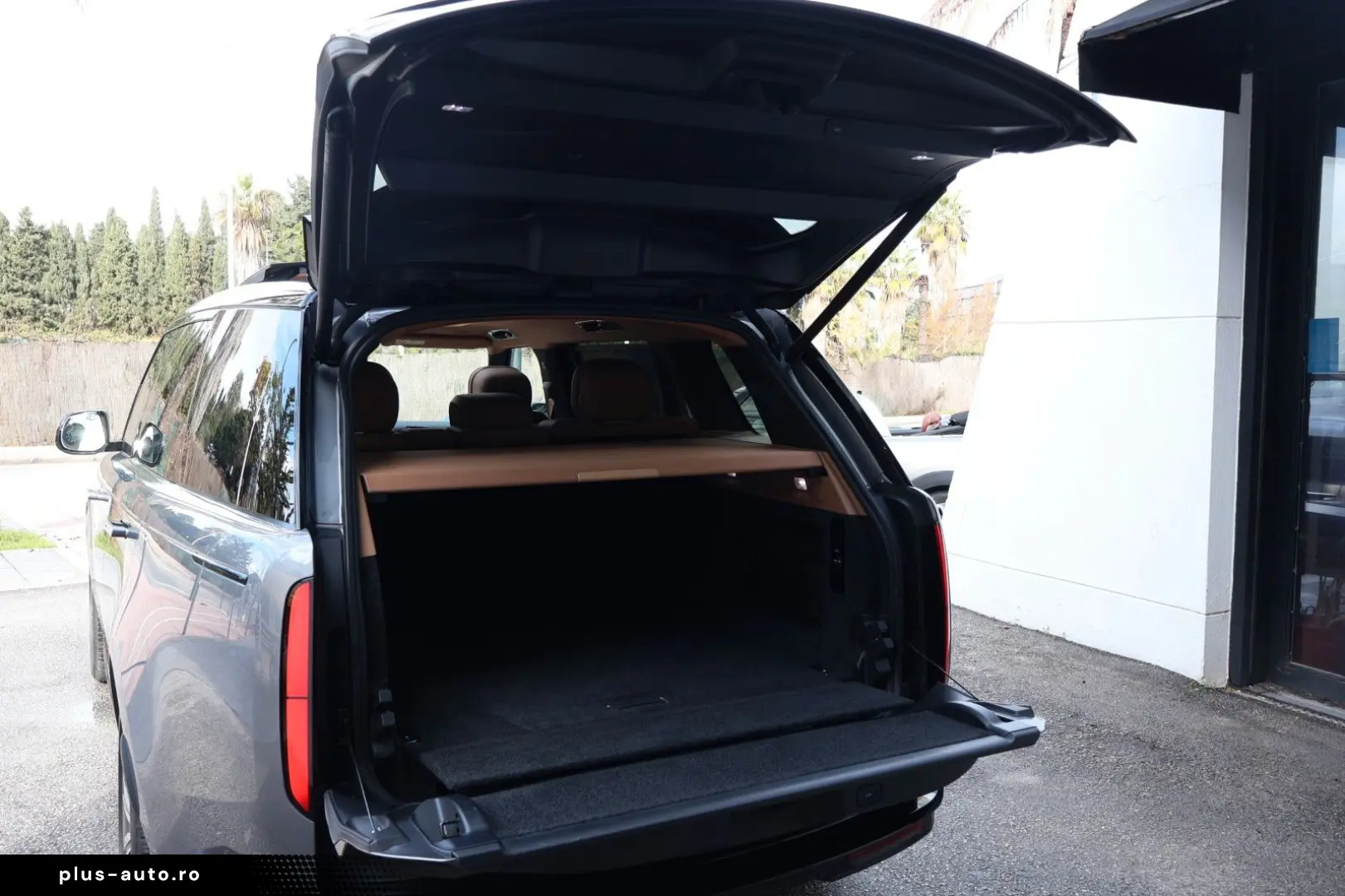 LAND ROVER Range Rover 3.0 D350 HSE LWB  LOW KMS