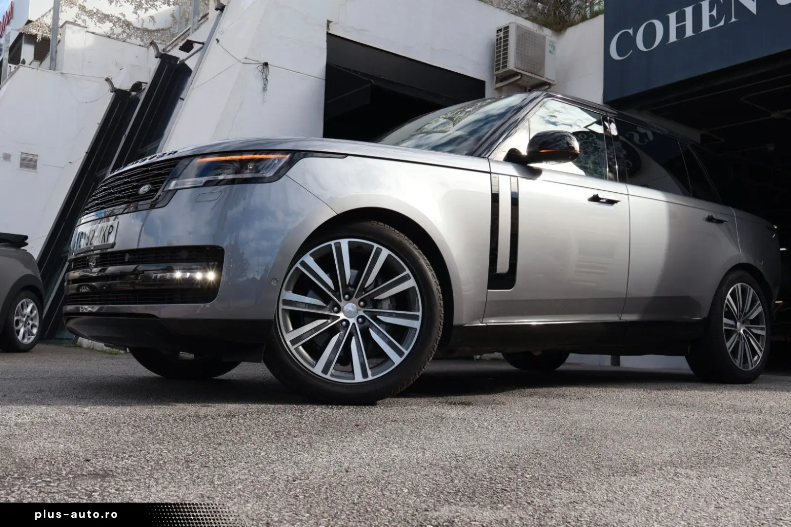 LAND ROVER Range Rover 3.0 D350 HSE LWB  LOW KMS