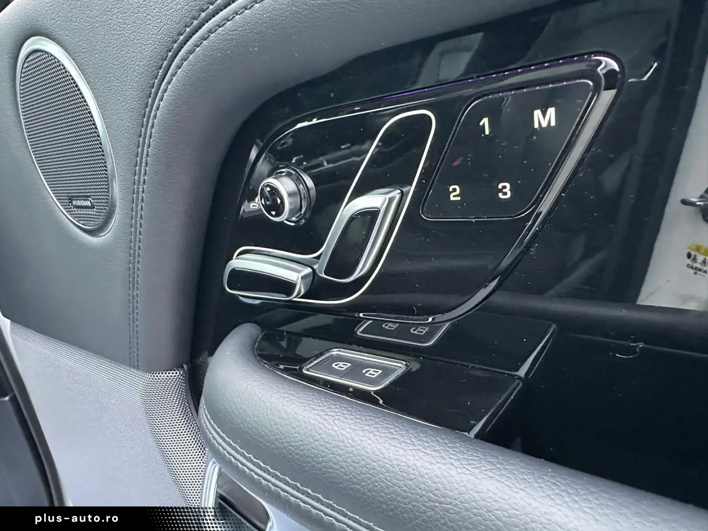 Land-Rover Range-Rover