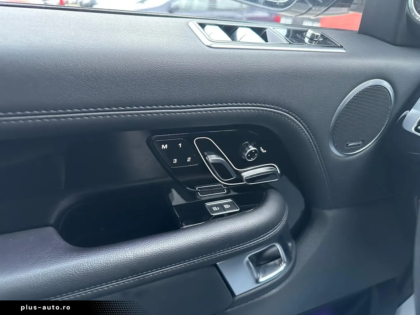 Land-Rover Range-Rover