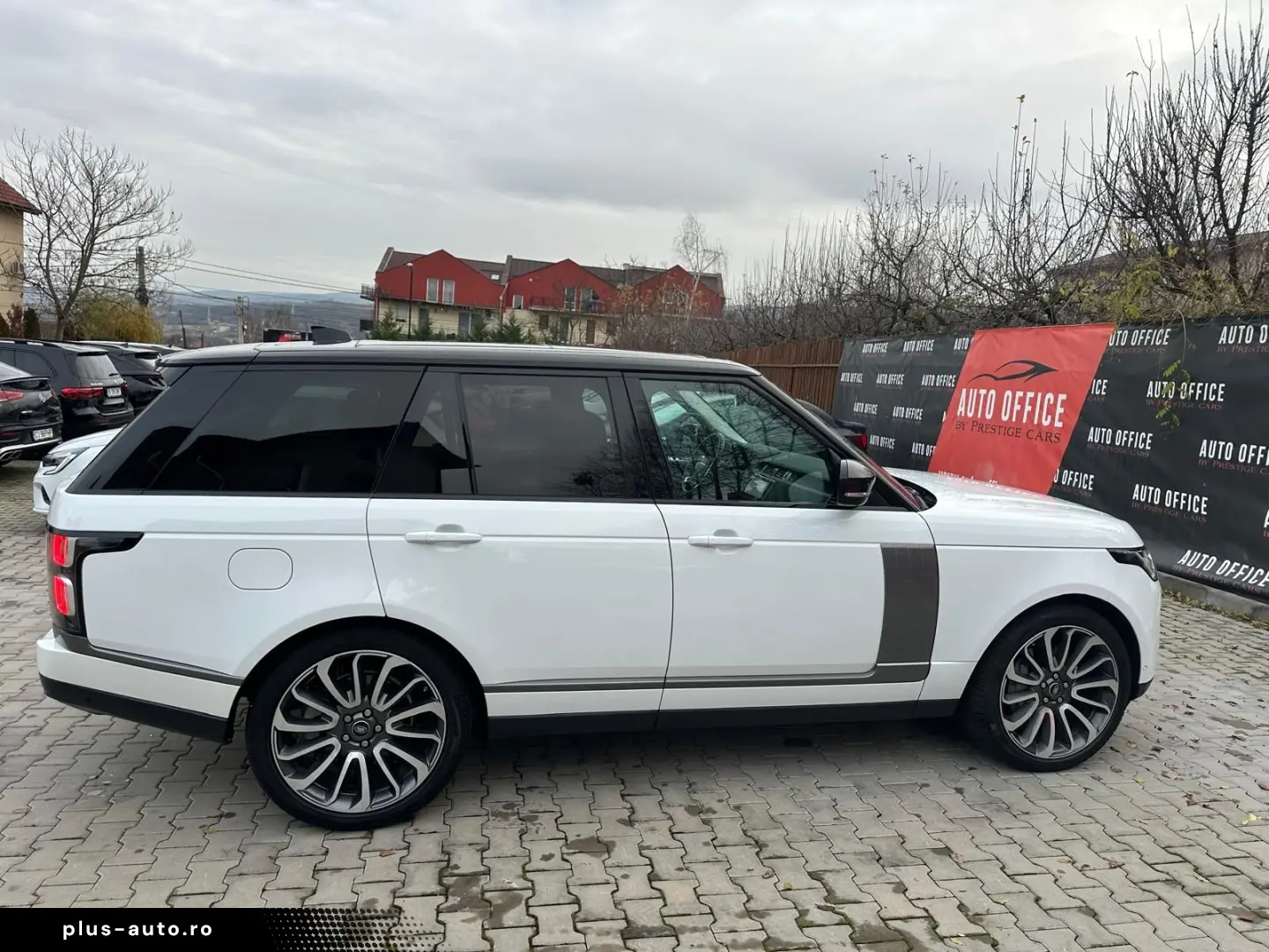 Land-Rover Range-Rover