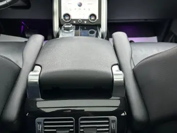 Land-Rover Range-Rover