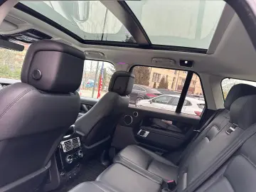 Land-Rover Range-Rover