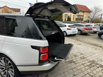 Land-Rover Range-Rover