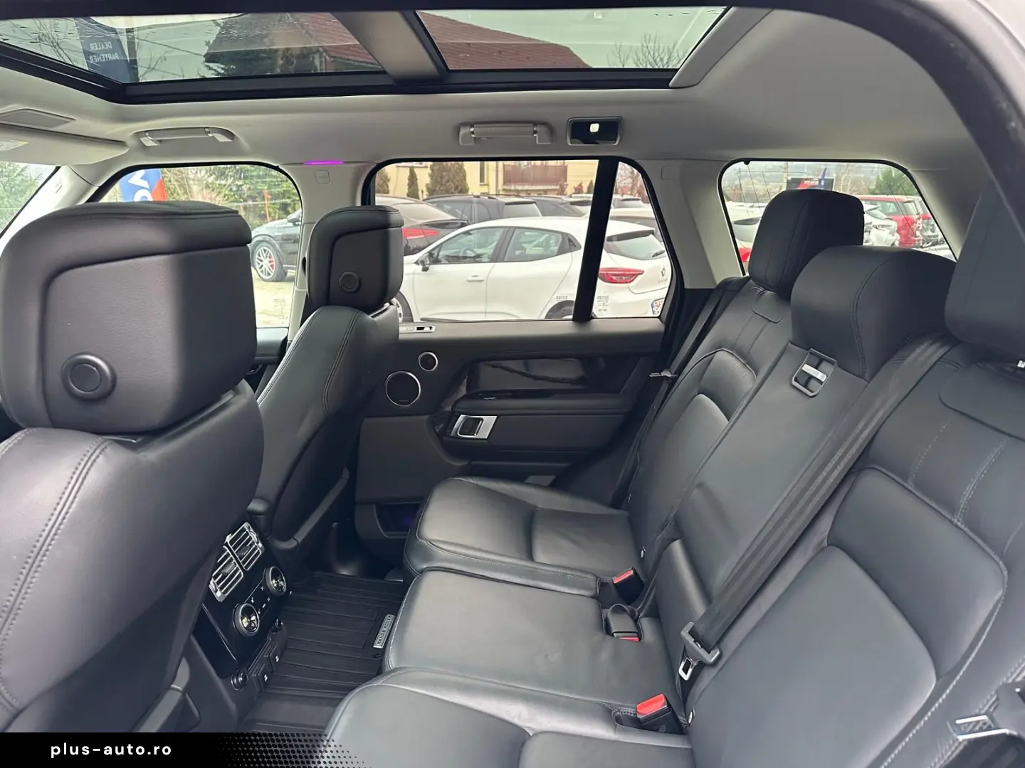 Land-Rover Range-Rover