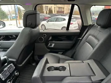 Land-Rover Range-Rover