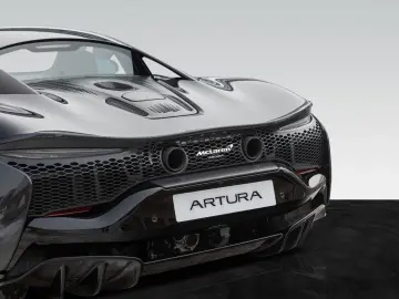 MCLAREN Artura    Vision   Black Pack   1890 Euro mtl.