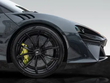 MCLAREN Artura    Vision   Black Pack   1890 Euro mtl.
