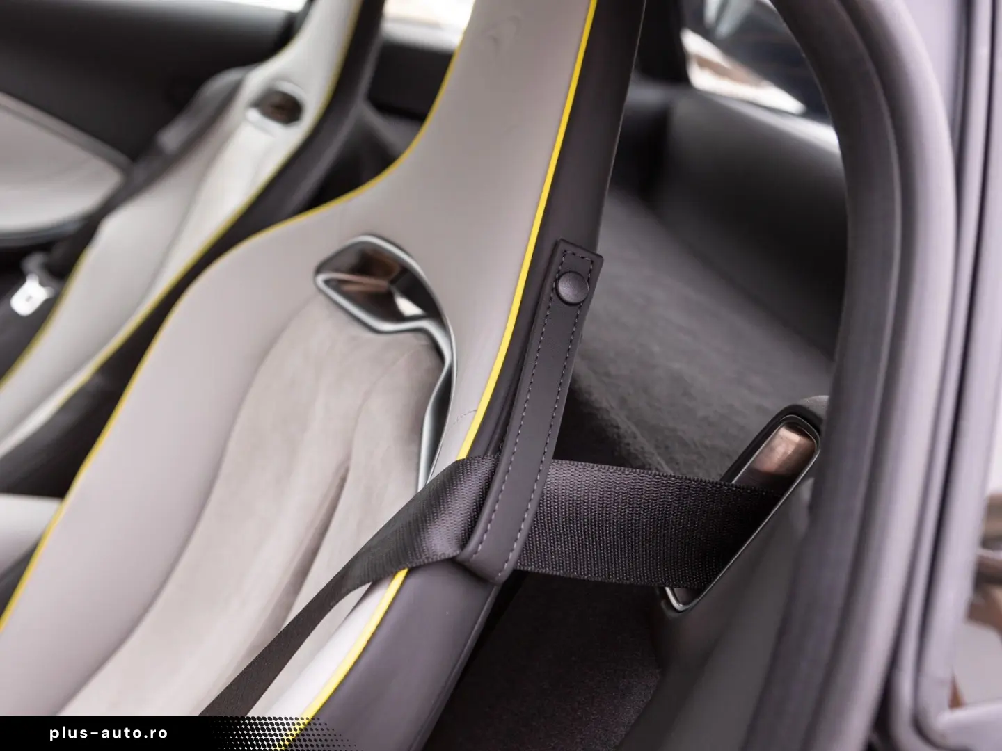 MCLAREN Artura    Vision   Black Pack   1890 Euro mtl.