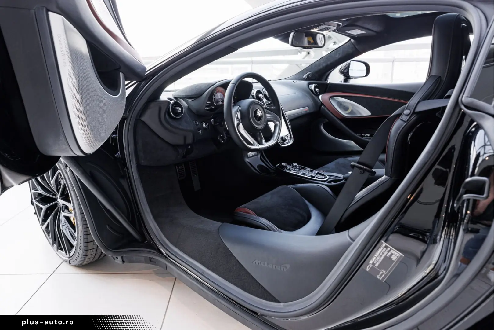 MCLAREN GT 4.0 V8   Ceramic   Electrochromic   Black Pac