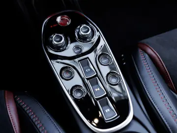 MCLAREN GT 4.0 V8   Ceramic   Electrochromic   Black Pac