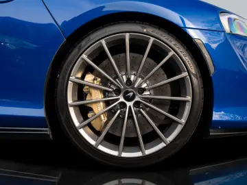 MCLAREN GT   Bowers & Wilkins   Sports Exhaust