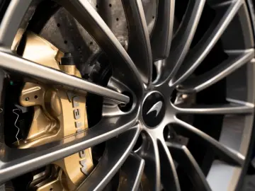 MCLAREN GT   Bowers & Wilkins   Sports Exhaust