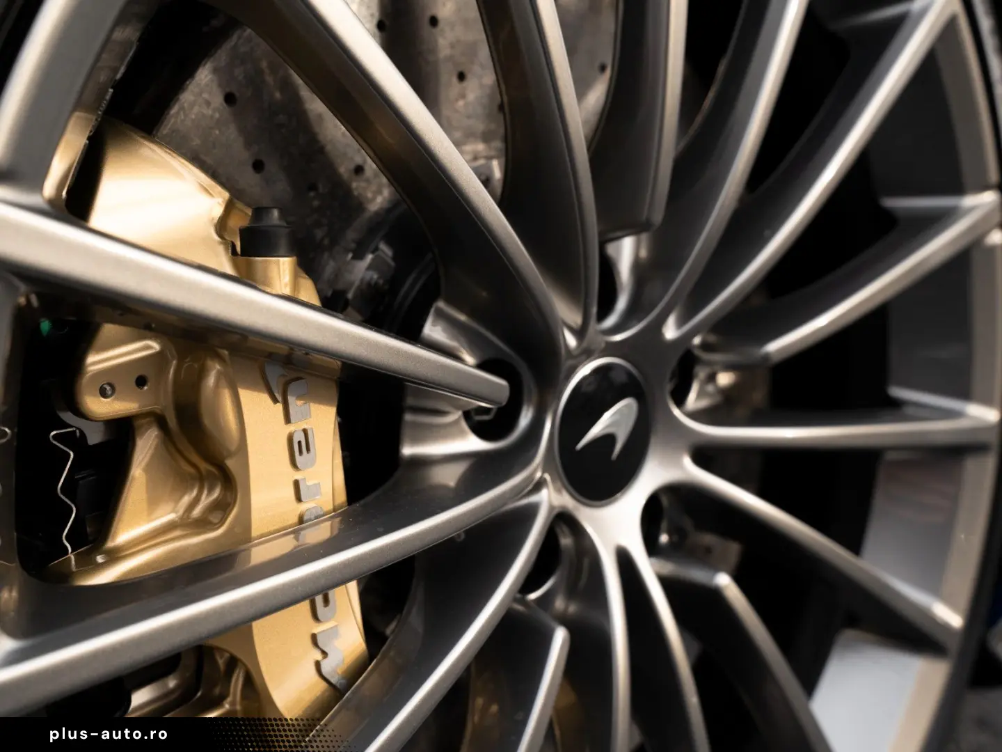 MCLAREN GT   Bowers & Wilkins   Sports Exhaust