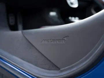 MCLAREN GT   Bowers & Wilkins   Sports Exhaust