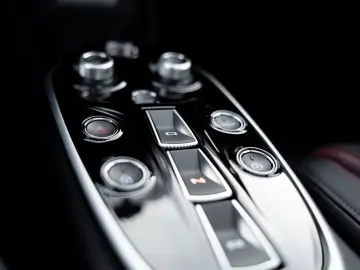 MCLAREN GT   Bowers & Wilkins   Sports Exhaust