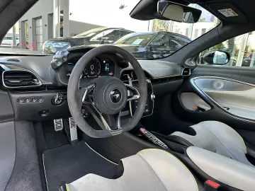MCLAREN Artura PHEV 7 4kWh