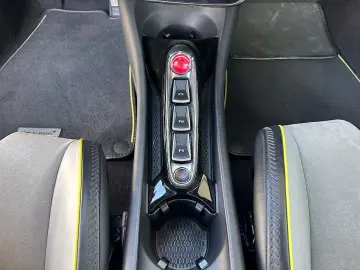 MCLAREN Artura PHEV 7 4kWh