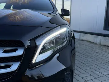 Mercedes GLA 180 Start-up Edition Automat Benzina