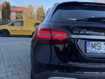 Mercedes GLA 180 Start-up Edition Automat Benzina