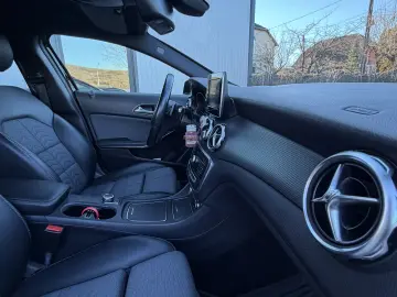 Mercedes GLA 180 Start-up Edition Automat Benzina